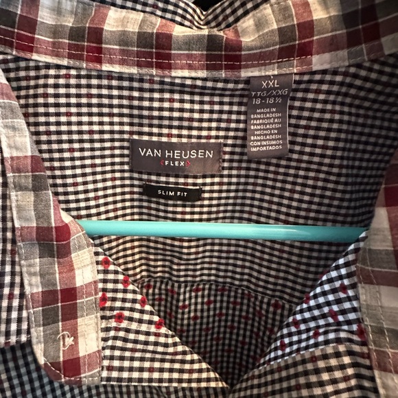 Men’s Van Heusen Long Sleeve Button-Up - Picture 2 of 2